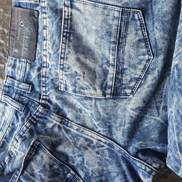 True Rock - Picture 3 of 3